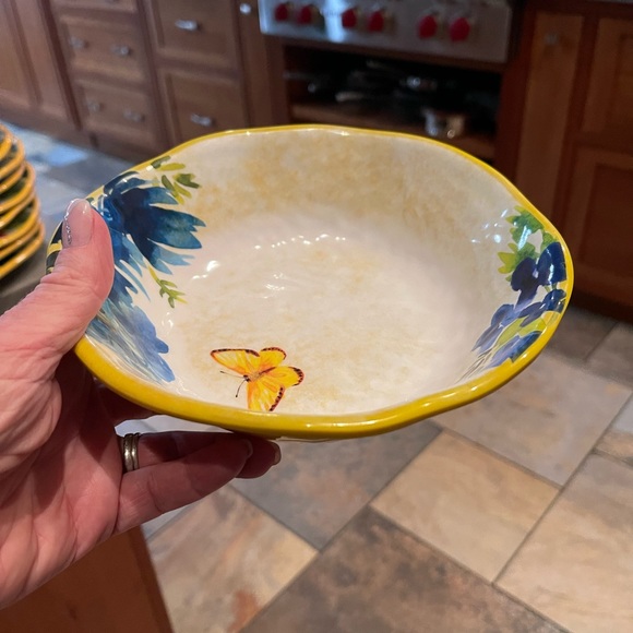 Pier One serving - Picture 4 of 4